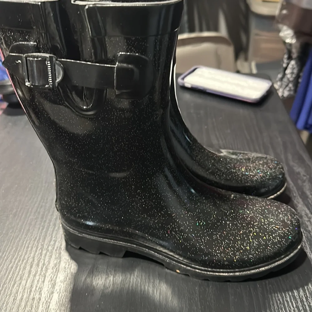 Black Glitter Rainboots - Picture 2 of 5